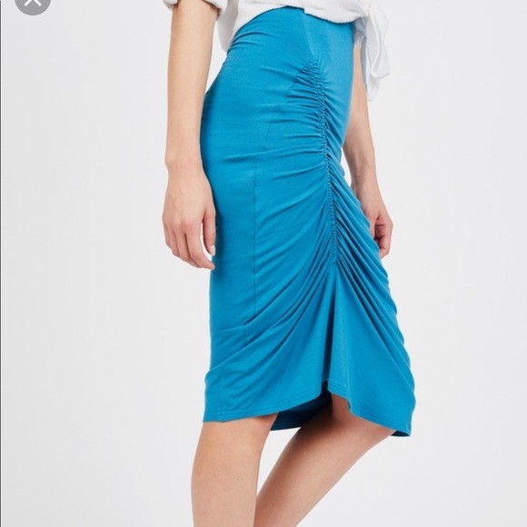 Summer & Sage || Asymmetrical Skirt - Picture 7 of 7